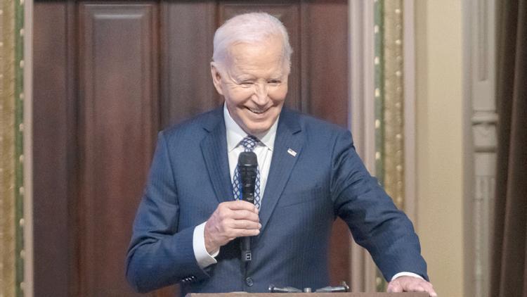 Biden’dan başkanlığı bırakma şakası: ‘İş arıyorum’