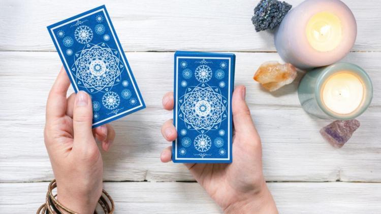 Tarot Falı Bak - Ücretsiz Aşk, İlişki ve Kariyer Tarot Falı Açılımı (Tek & 3 Kart)