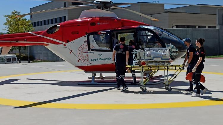 Prematüre doğan ve solunum sorunu yaşayan bebek, ambulans helikopterle Eskişehire getirildi