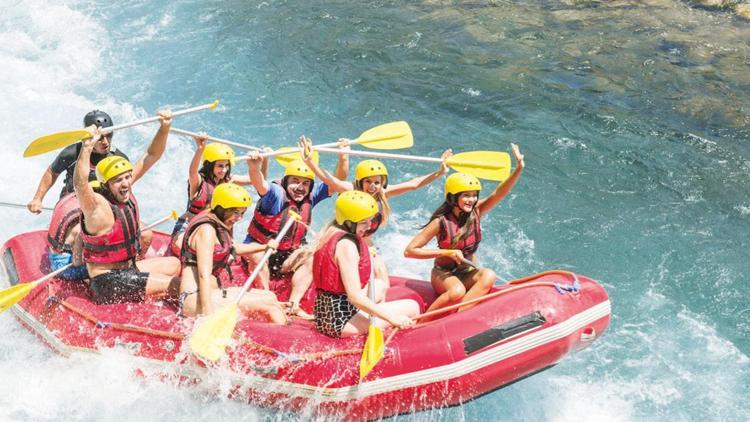 İlk defa 10 milyonu aştı: Antalya turist rekoru kırdı