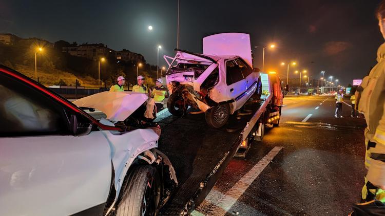 Sarıyer TEM Otoyolunda iki otomobil çarpıştı: 1 ölü