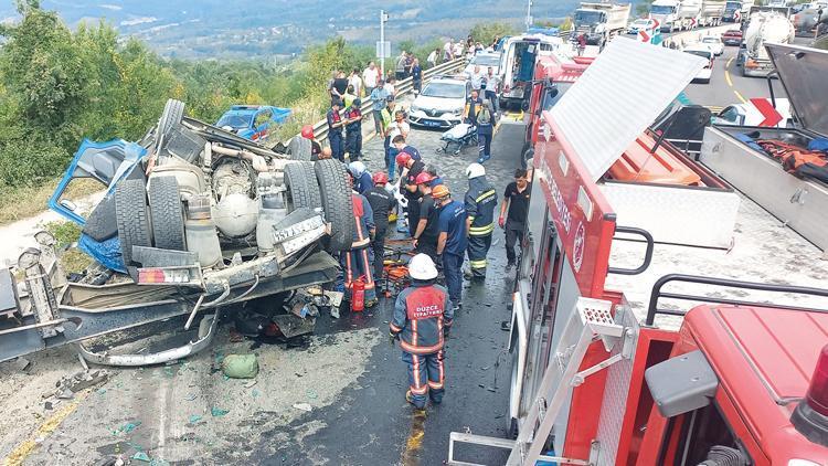 Bolu Dağı’nda feci kaza: 3 ölü 1 yaralı