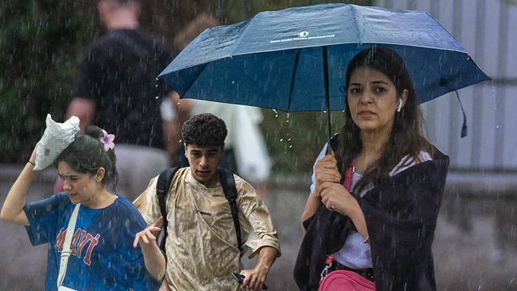 Meteoroloji, hava durumu tahmin raporunu güncelledi... Yağışlı günler geliyor: İşte sağanak beklenen iller