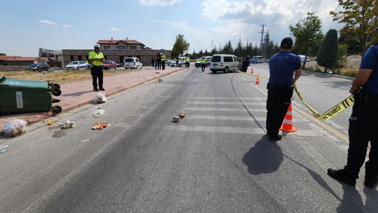 Kediye çarpmamak için manevra yaptı, kullandığı araç kadına çarptı