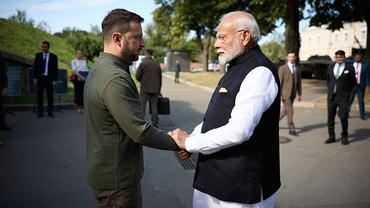 Hindistan Başbakanı Modi ile Ukrayna lideri Zelenski görüştü