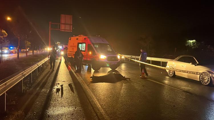 Motosiklet, önündeki hafif ticari araca çarptı; 1 ölü, 1 yaralı