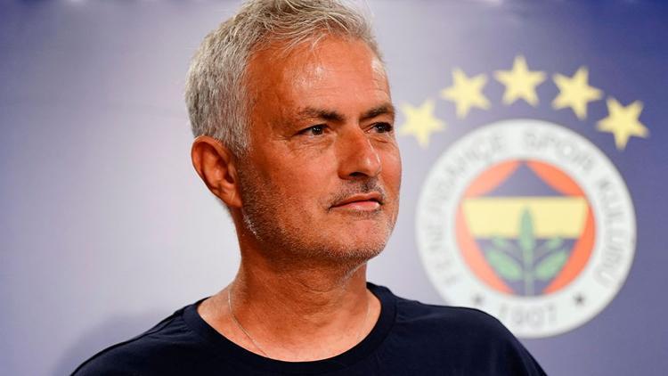 Fenerbahçe, Çaykur Rizespor deplasmanında 3 puan peşinde Jose Mourinho ilk 11ini belirledi