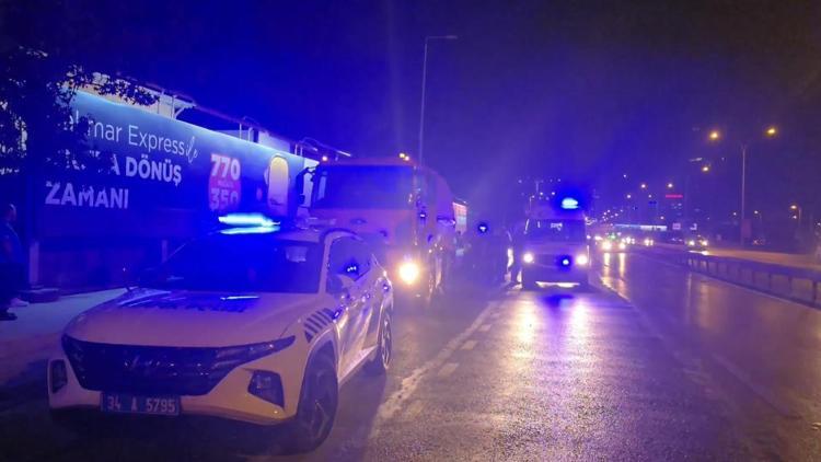 Üsküdarda motosikletli yol temizleme aracına çarptı: 1i ağır 2 yaralı