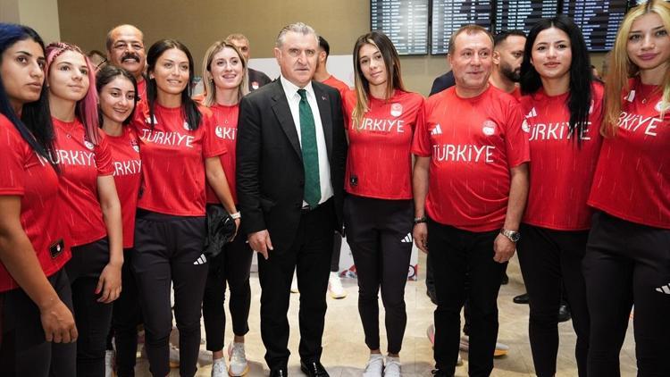 Gençlik ve Spor Bakanı Osman Aşkın Bak, milli paralimpik sporcuları Parise uğurladı