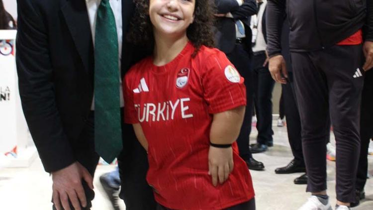 Paralimpik milli takımı 94 sporcuyla Paris’e gitti