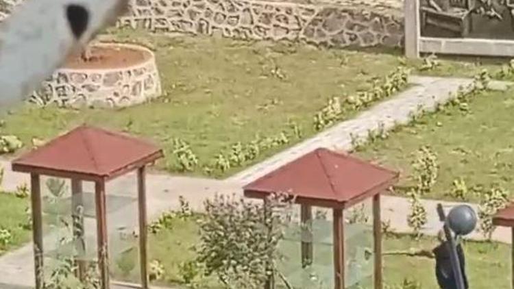 Bıçak Tanıtım Parkına balyozlu saldırı kamerada