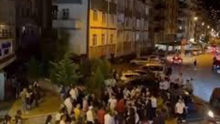 Gece saatindeki düğünle çevreyi rahatsız ettiler, uyarı için gelen 5 polisi yaraladılar