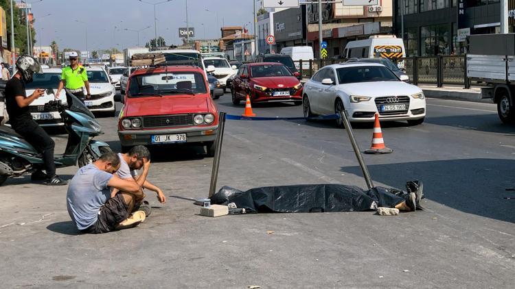 TIRa çarpan motosikletteki kadın öldü; yakınları gözyaşı döktü