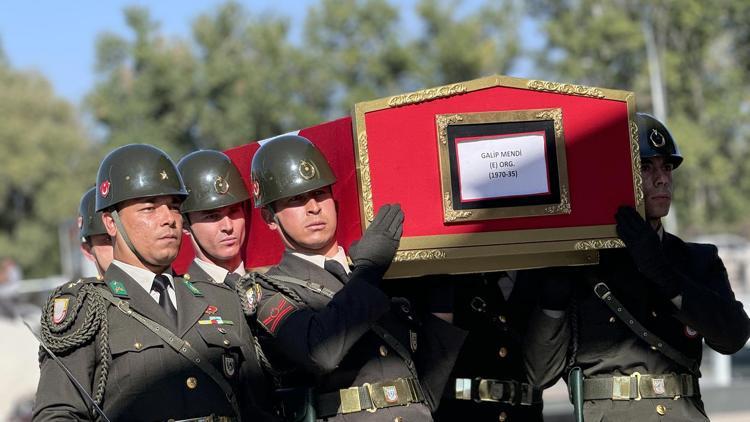 Eski Jandarma Genel Komutanı Mendi, son yolculuğuna uğurlandı