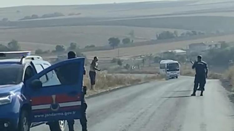 Eşini döverek öldüren şüpheli, jandarmayı görünce boğazına bıçak dayadı