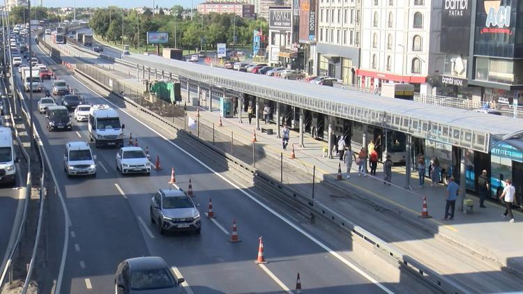 Bakırköyde Beyaz yol çalışması nedeniyle trafik yoğunluğu