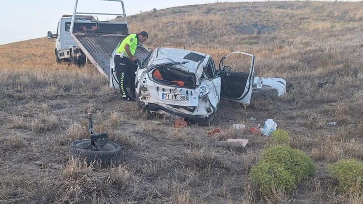 Kırşehirde otomobil şarampole devrildi: 1 ölü, 1 yaralı