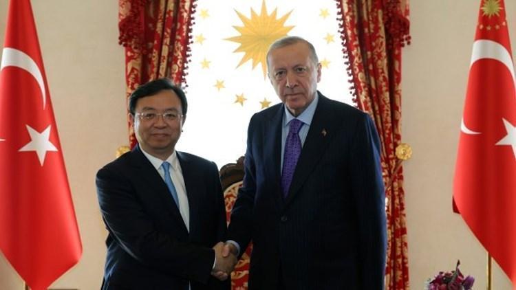 Çinli BYD Türkiyeye fabrika kuruyor... 1 milyar dolarlık yatırım açıklaması