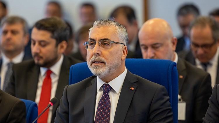 Bakan Işıkhandan asgari ücrete zam açıklaması