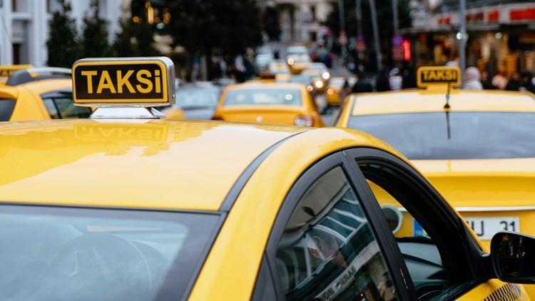 Taksi plakasında fiyat karmaşası Yarım saatte 375 bin lira oynadı... Taksi Plakası Borsasında hareketli dakikalar