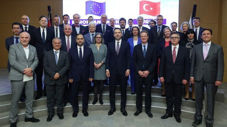 AB büyükelçilerine doğal gaz mesajı: Kapasiteyi arttıralım, yatırım yapalım AB büyükelçilerine doğal gaz mesajı: Kapasiteyi arttıralım, yatırım yapalım