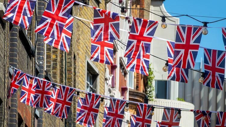 İngiltere resesyondan çıkıyor mu