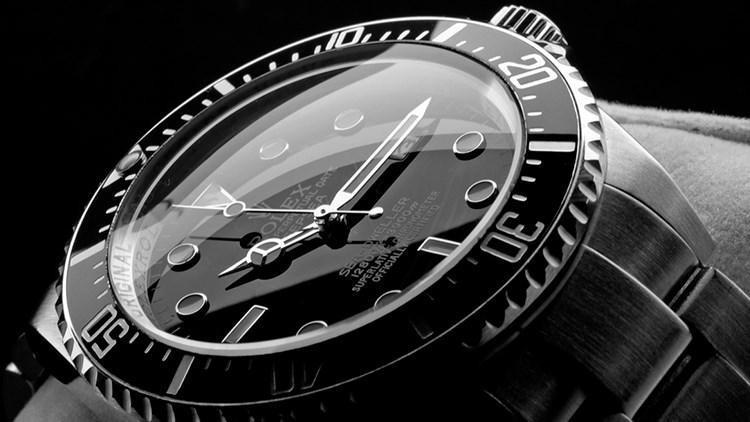 Akıl almaz dolandırıcılık 900 adet lüks saat ile ortadan kayboldu Akıl almaz dolandırıcılık 900 adet lüks saat ile ortadan kayboldu