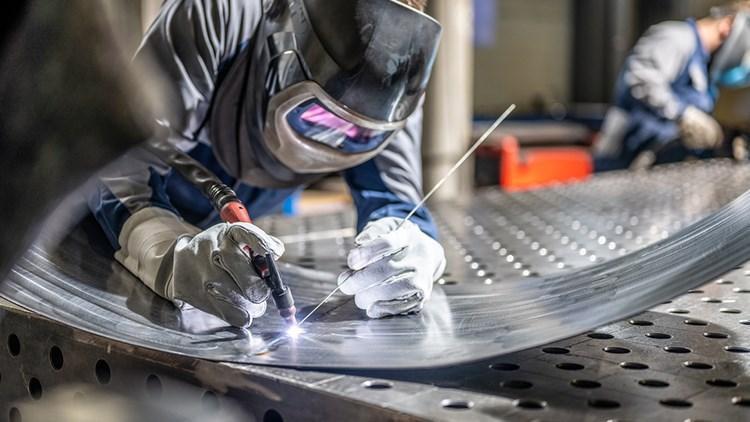 İmalat PMI Şubatta arttı