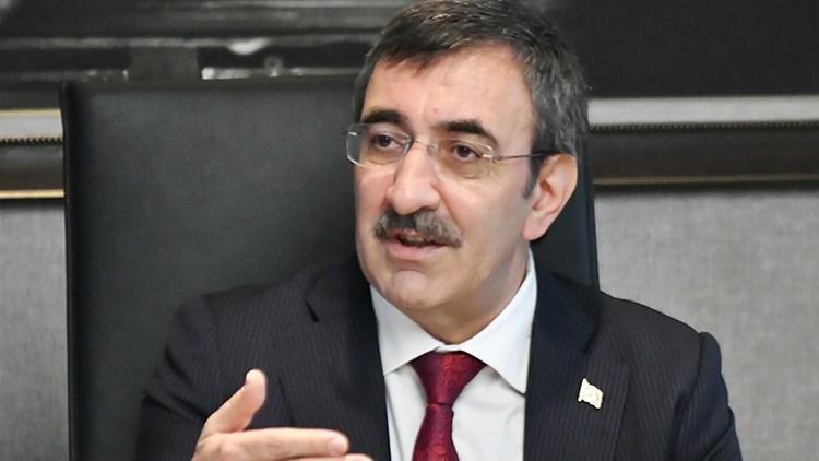 Cevdet Yılmaz: Enflasyonla mücadele ederken büyümeyi de sürdürüyoruz