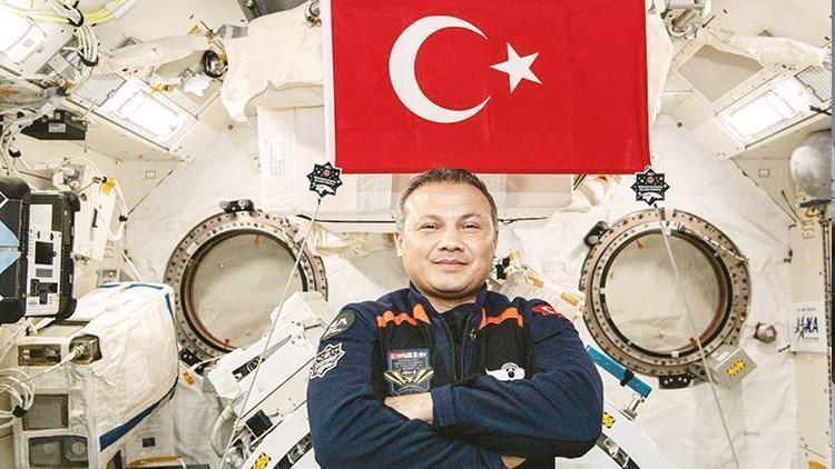 Türk astronot Alper Gezeravcı Dünyaya döndü