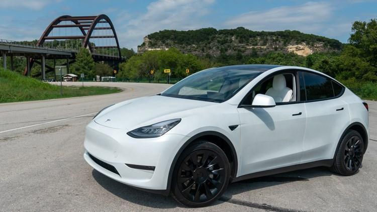 Tesla fiyat düşürdü