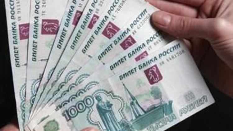 Rus rublesindeki düşüş devam ediyor