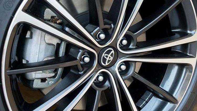 Japon otomotiv devi yüzde 79 kayıp bekliyor