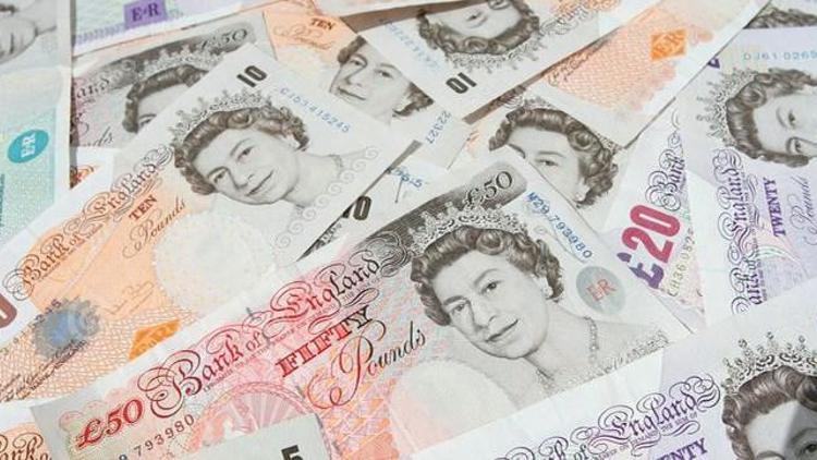 Sterlin Brexit endişeleriyle sert geriledi