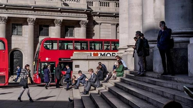 İngilizler anlaşmasız Brexite karşı yiyecek ve ilaç depoluyor