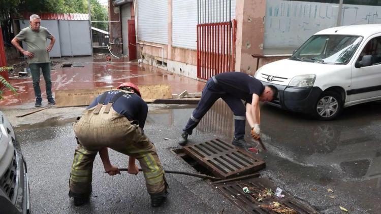 İstanbul - Bayrampaşa’da fabrikanın bodrum katını su bastı