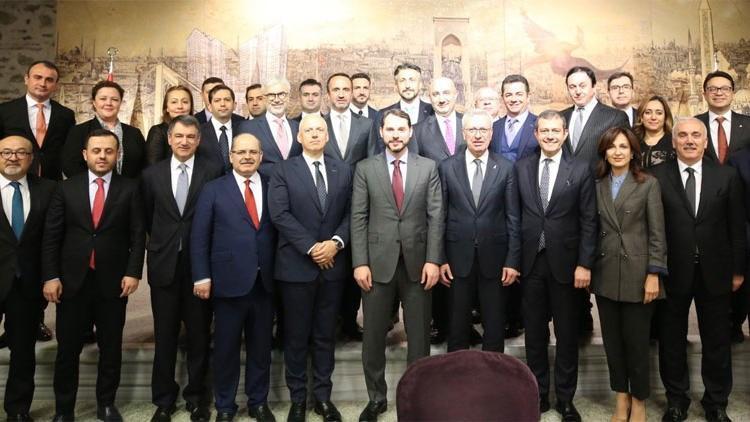 Bakan Albayrak bankacılarla buluştu