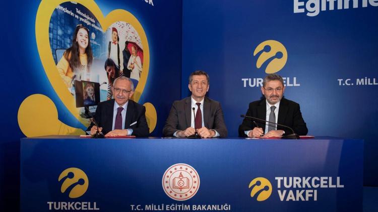 Turkcell 50 bin engelli öğrenciye destek verecek