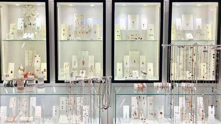 SO CHIC… yeni mağazasını açtı