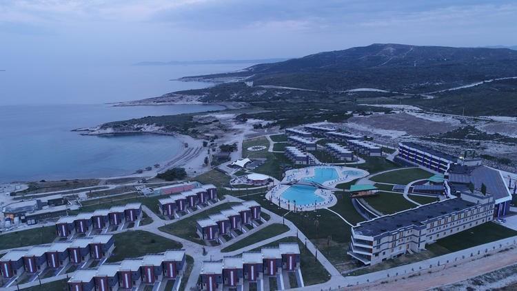 Alaçatıdaki dev otelini satıyor Alaçatıdaki dev otelini satıyor