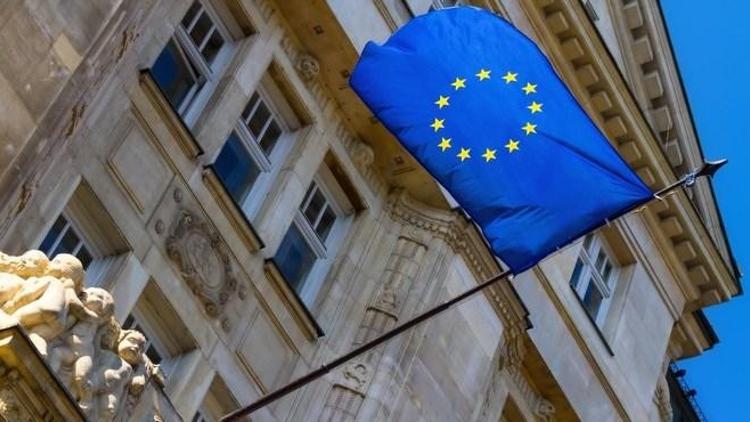 Euro Bölgesinde yatırımcı güveni azaldı Euro Bölgesinde yatırımcı güveni azaldı