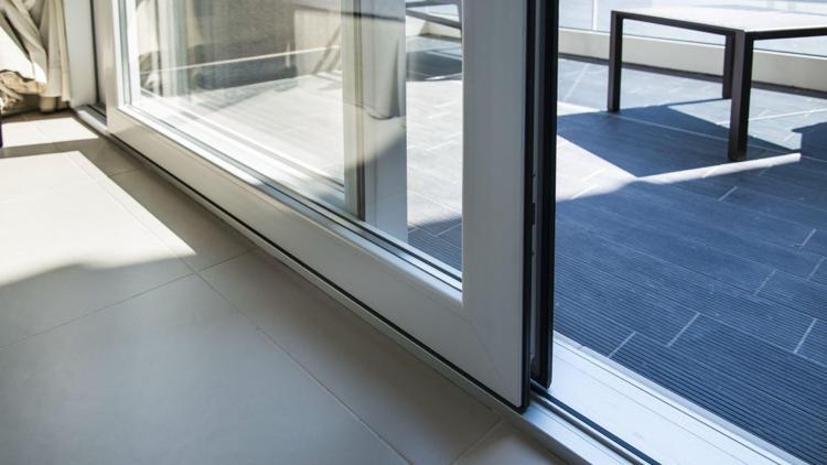 Hisseleri yarı fiyatına satıldı