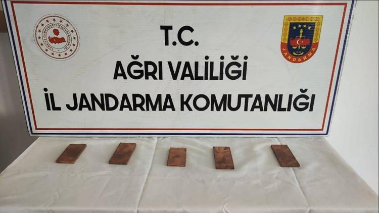 Ağrıda 5 kilogram külçe altın ele geçirildi