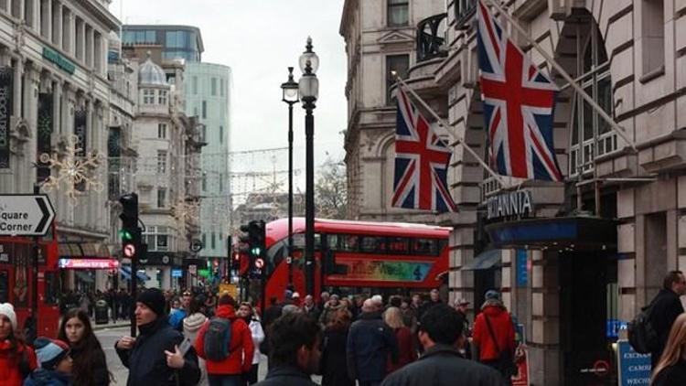 İngilterenin büyümesi revize edildi