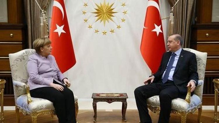 Merkel ve Erdoğandan kritik açıklamalar