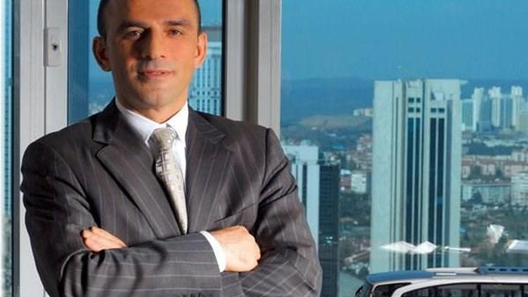 Metronun patronu ikinci kez satış masasına oturdu