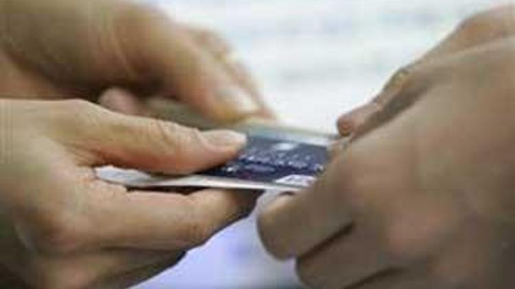 Kredi kartı faiz oranları düşürüldü Kredi kartı faiz oranları düşürüldü