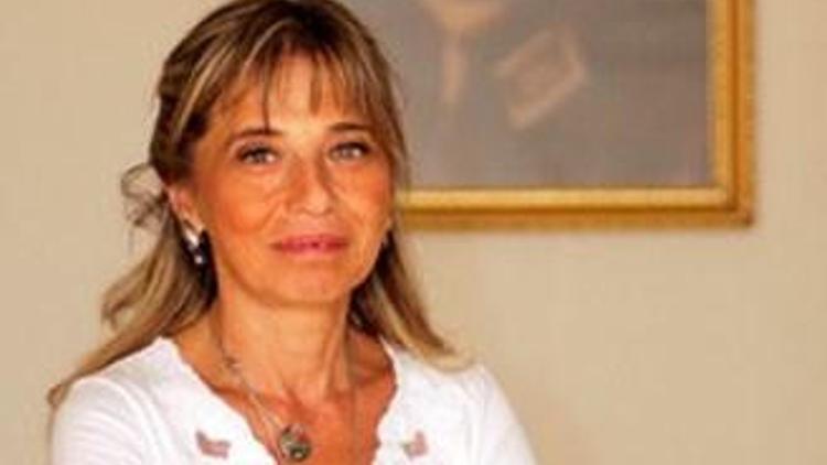 Türkel Minibaş’a veda ederken Türkel Minibaş’a veda ederken