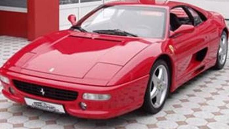 Ferari`de kuyruk var