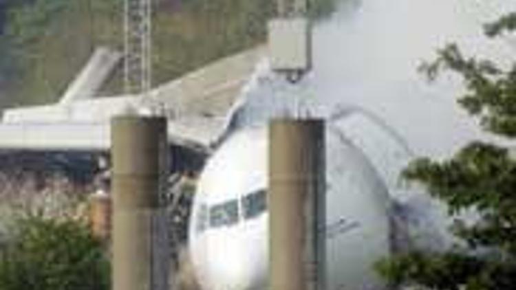 İsrail Beyrut Havalimanı`nı vurdu